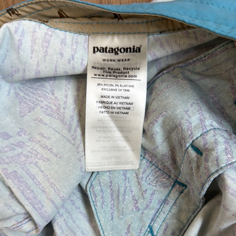 Patagonia Men's Wavefarer Boardshorts Size 36 - Picture 5 of 8